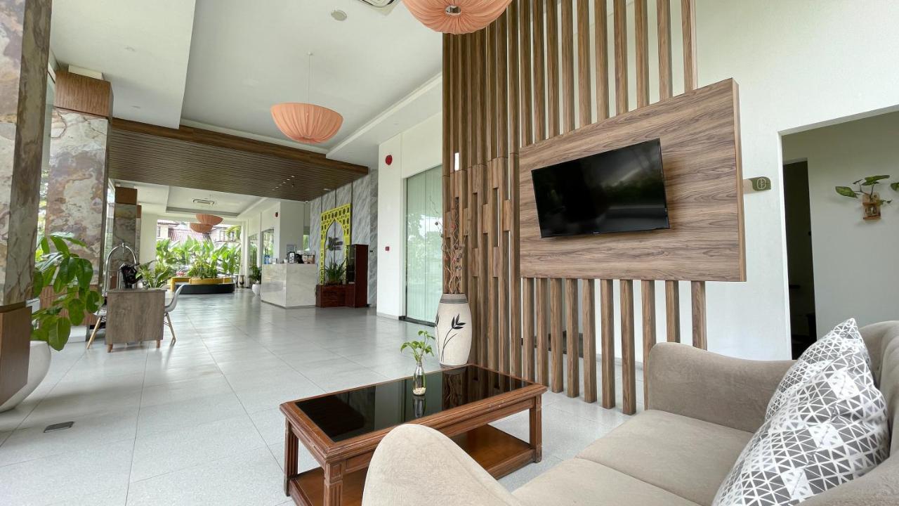 Lpp Garden Hotel Maguwo Esterno foto