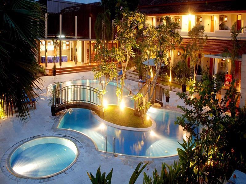 Lpp Garden Hotel Maguwo Esterno foto